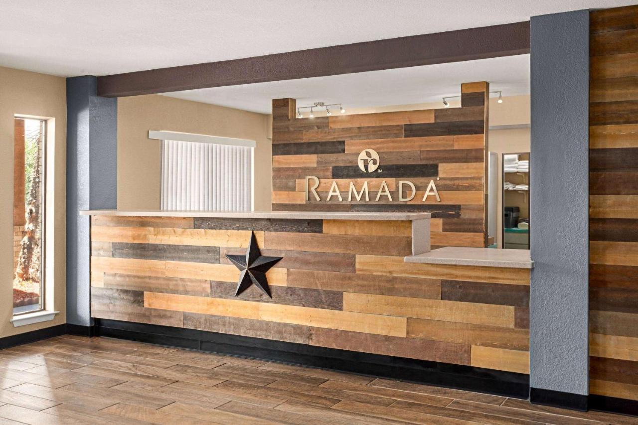 Ramada By Wyndham San Antonio Near Seaworld - Lackland Afb Buitenkant foto